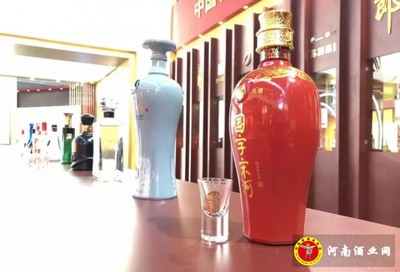 劉滿倉點(diǎn)贊宋河品質(zhì) 瀘州國際酒博會(huì)上的酒業(yè)新風(fēng)向